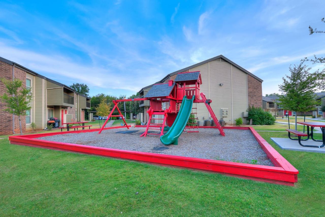 Ou Boomer, Pool, Gym, Hi Speed Wifi, One Mile To Ou & Stadium! Norman Extérieur photo